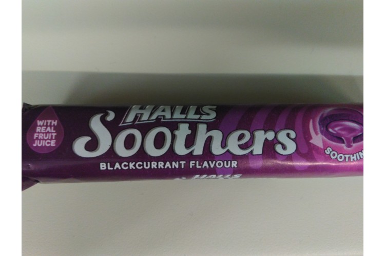 Halls Soothers Blackcurrant 45g