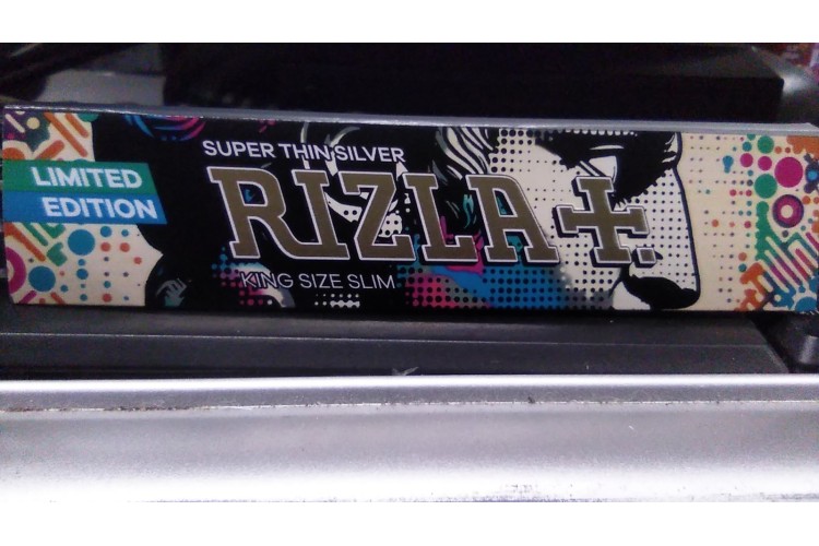 Limited Edition Rizla Super Thin Silver King Size