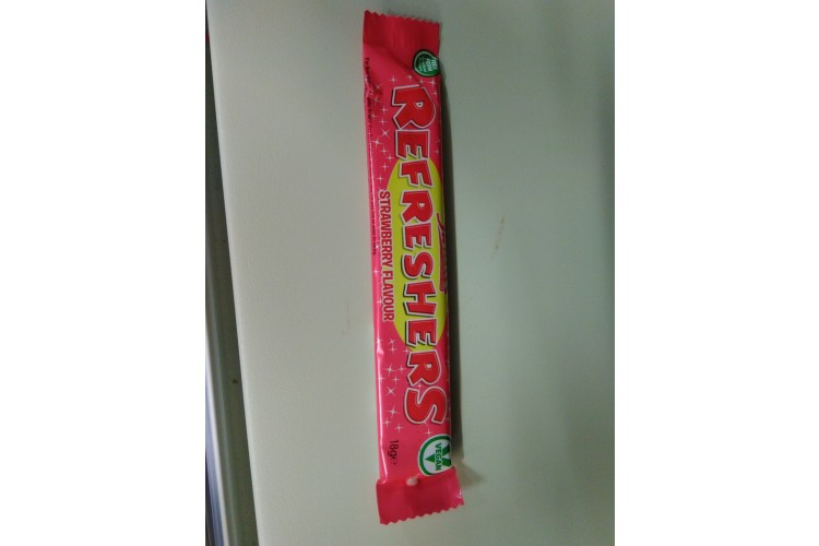 Swizzels Refreshers Strawberry Flavour 18g